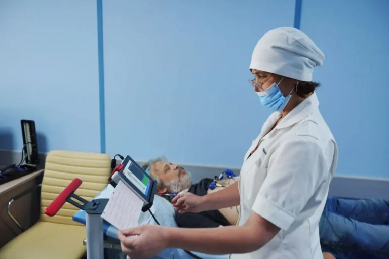 Допомога лікарів пацієнту