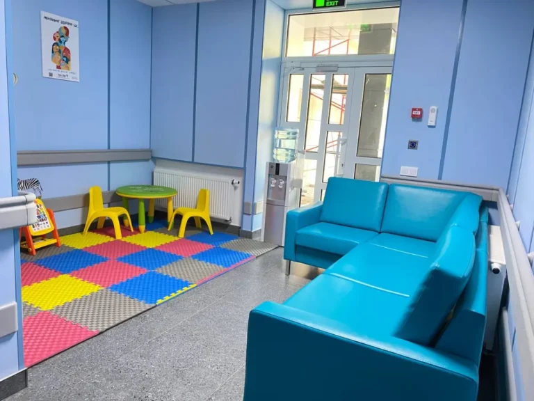 Зона очікування до кабінету ментального здоров'я МЦК