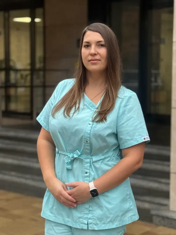 Кивенко Анна Юріївна - лікар-нефролог, трансплант-координатор, завідувачка Відділення амбулаторного гемодіалізу та екстракорпоральних методів лікування №3 МЦК